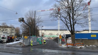 Kuva työmaasta kadulta.